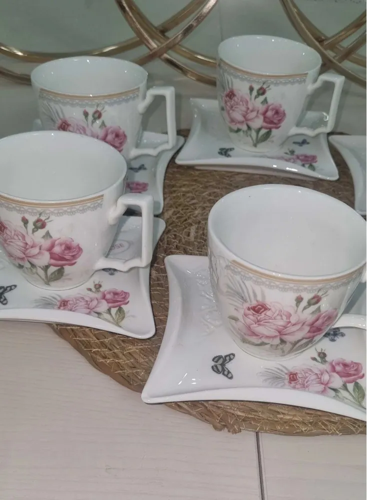 CVS 6 KİŞİLİK 12 PARÇA KARE ÇAY FİNCAN SETİ